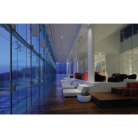 Stunning In With Outdoor Swimming Pool, 2 Bedrooms And Wifi