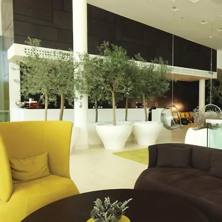 Stunning In With Outdoor Swimming Pool, 2 Bedrooms And Wifi Апартаменты *