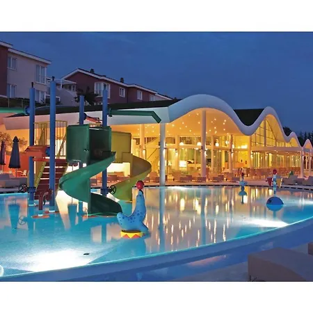 Stunning In With Outdoor Swimming Pool, 2 Bedrooms And Wifi *